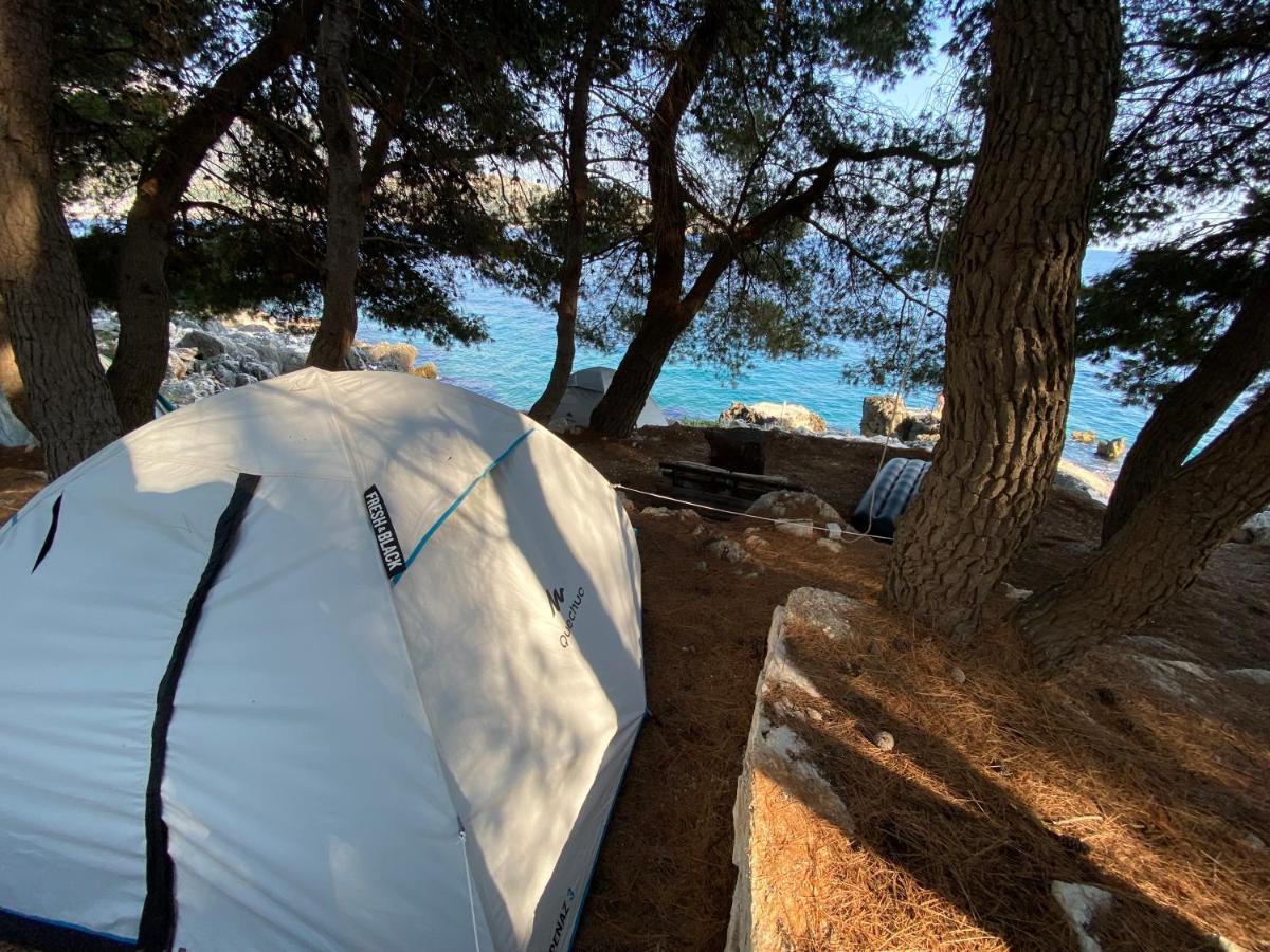 Pine Side Camp Otel Himarë Dış mekan fotoğraf