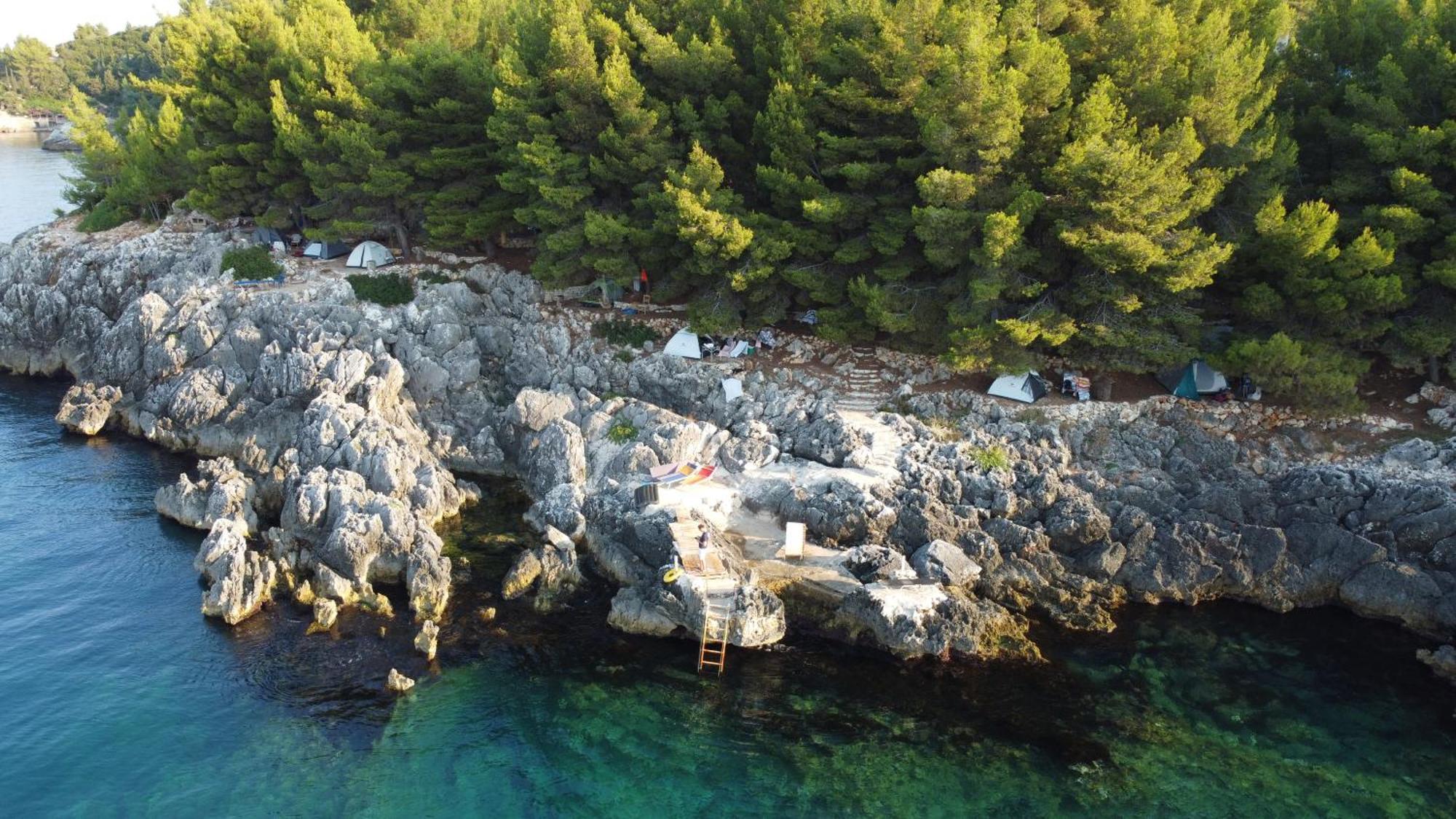 Pine Side Camp Otel Himarë Dış mekan fotoğraf